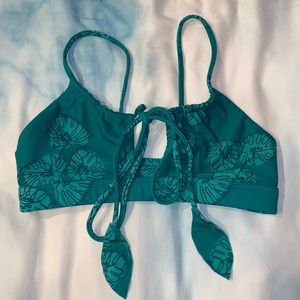 Benoa Monstera Ari Top